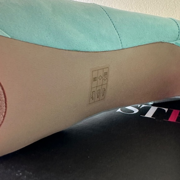 JustFab Platform Mary Jane Baby Doll Heels in Mint ( Perfect for Halloween ) - Picture 8 of 14